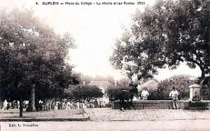 Dupleix - Place du Village - Mairie et Ecoles - 1911
